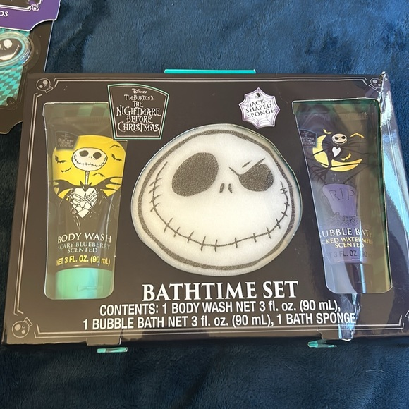 The Nightmare Before Christmas Bundle - Picture 3 of 5